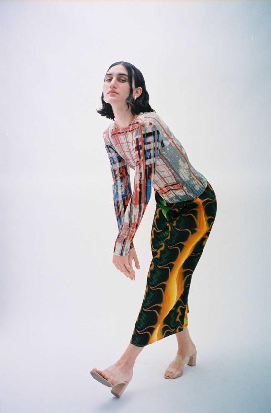  줄리아 호이어 긴팔 티셔츠 칼슨 에디 탑 멀티 - JULIA HEUER