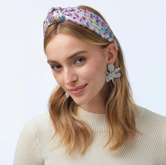  LeLe Sadoughi 헤어 액세서리 Le Le Sadoughi 콘페티 매듭 헤드밴드 실버 멀티 메탈릭 - OTHER BRANDS
