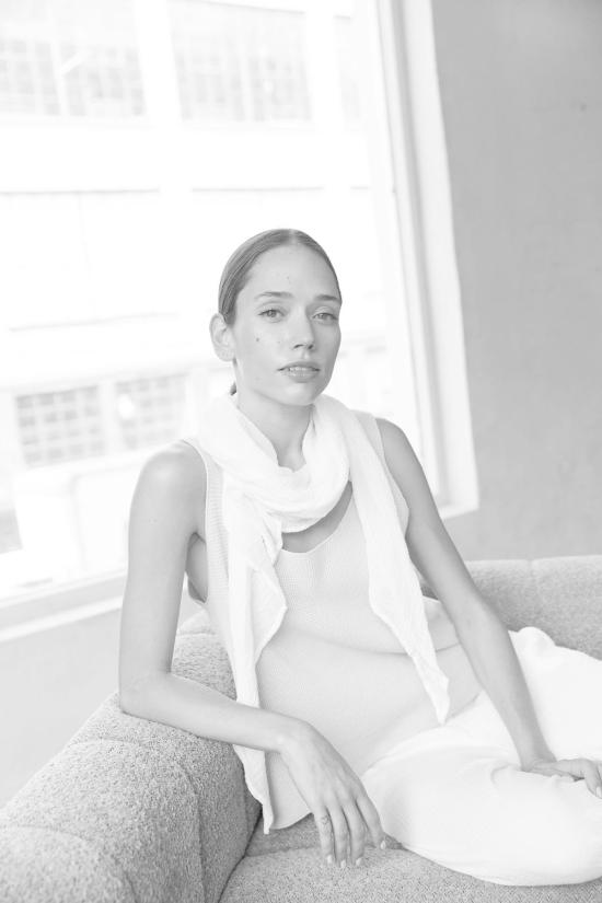  It Is Well L.A. 머플러/스카프 트라이앵글 거즈 스카프 트루 블랙 - OTHER BRANDS