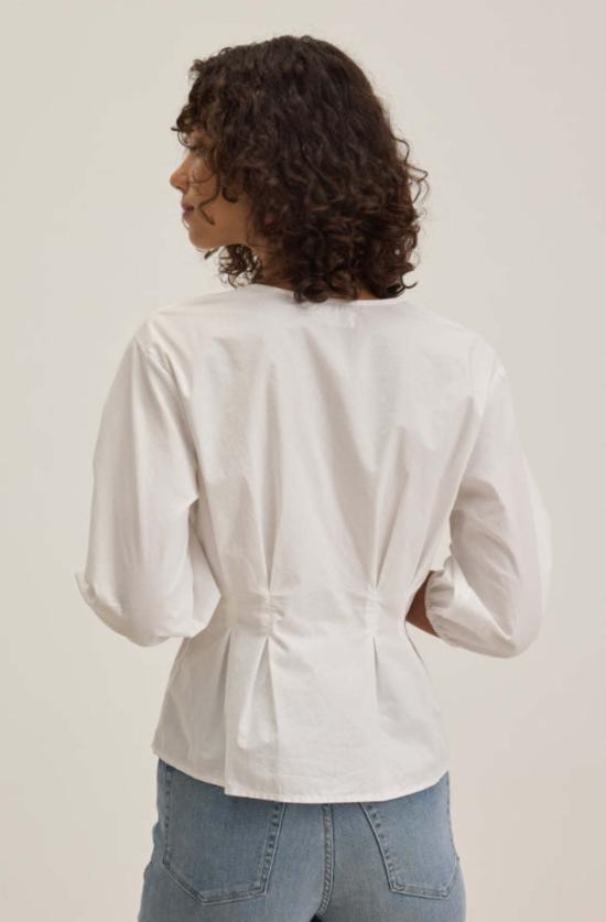  벨벳 블라우스 리리 탑 - VELVET