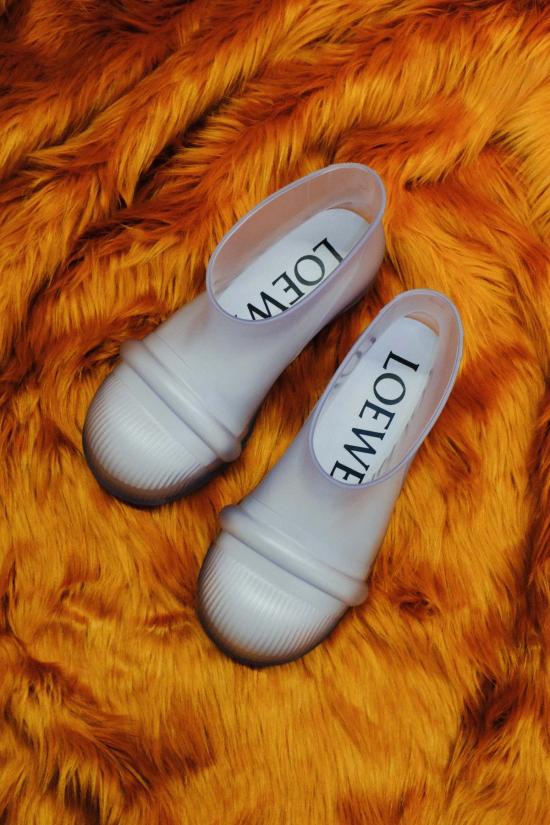  로에베 부츠 투명 고무  투명