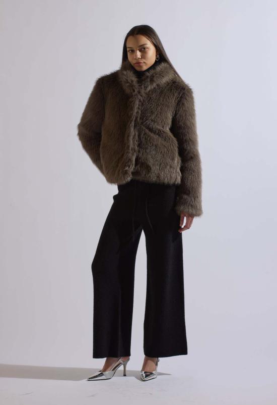  더 엔케이씨 스토어 긴팔 티셔츠 Nkc Store Jessie Wool Pant Set 블랙 - The NKC Store