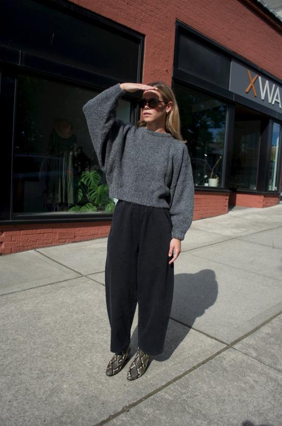  미셀라 그렉 스트레이트 팬츠 미카엘라 그렉 배럴 팬츠 페이디드 블랙