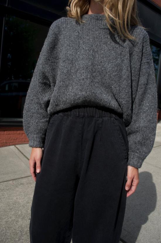  미셀라 그렉 스트레이트 팬츠 미카엘라 그렉 배럴 팬츠 페이디드 블랙 - MICAELA GREG