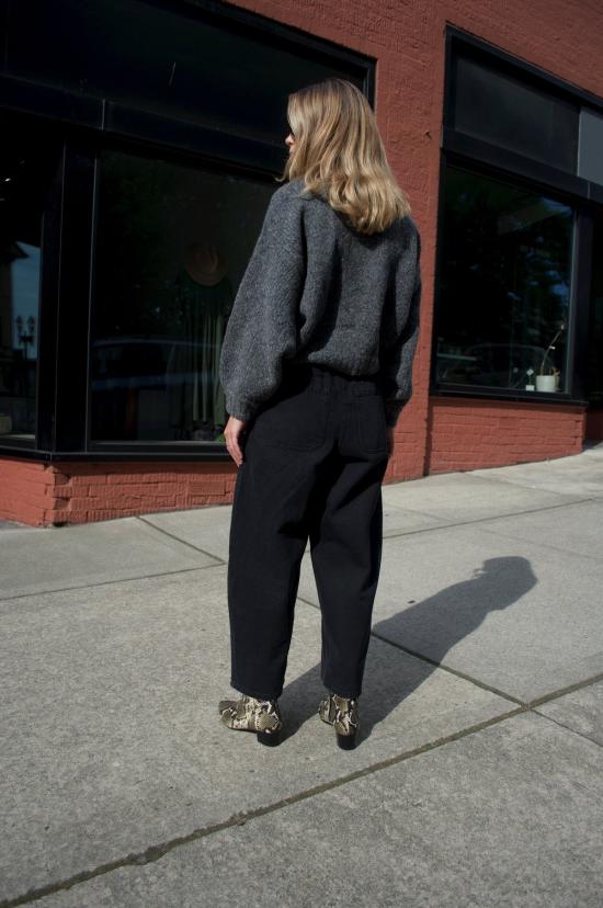  미셀라 그렉 스트레이트 팬츠 미카엘라 그렉 배럴 팬츠 페이디드 블랙 - MICAELA GREG