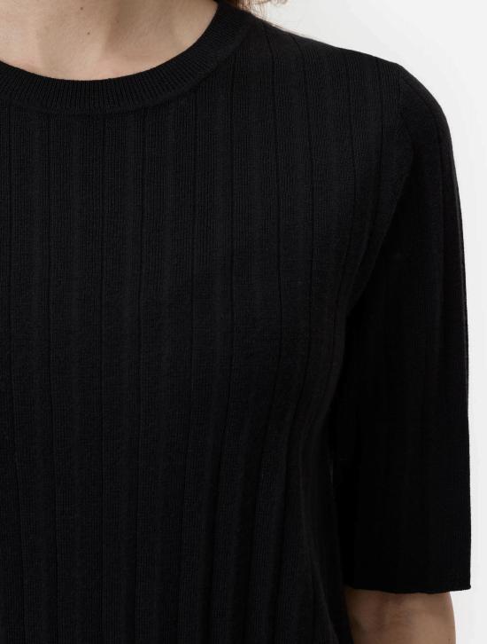 25SS 클로즈드 반팔 티셔츠 C96422 921 22100 - CLOSED