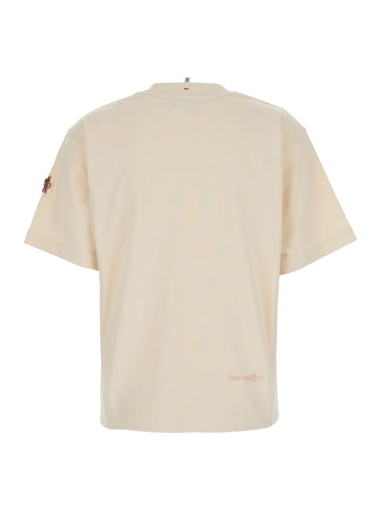 25SS 몽클레어 엠보스드 로고 코튼 티셔츠 8C0000983927034 White - MONCLER