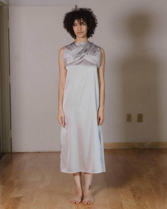  베이스레인지 미디 원피스 베이스렌지 시티 드레스 블루 실버 - BASERANGE