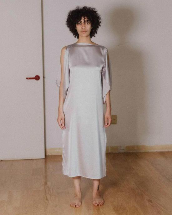  베이스레인지 미디 원피스 베이스렌지 시티 드레스 블루 실버 - BASERANGE