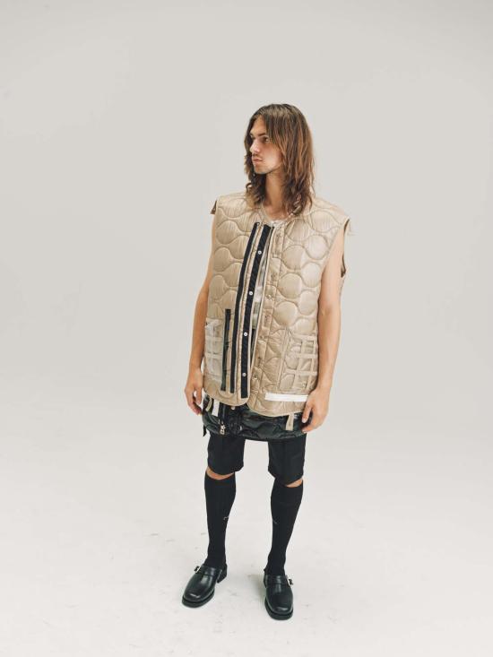  타카히로미야시타 더 솔로이스트 베스트 . 나일론 오버사이즈 퀼팅 라이너  베이지 - TAKAHIROMIYASHITA THE SOLOIST.