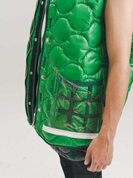  타카히로미야시타 더 솔로이스트 베스트 . 나일론 오버사이즈 퀼팅 라이너 조끼 그린 - TAKAHIROMIYASHITA THE SOLOIST.