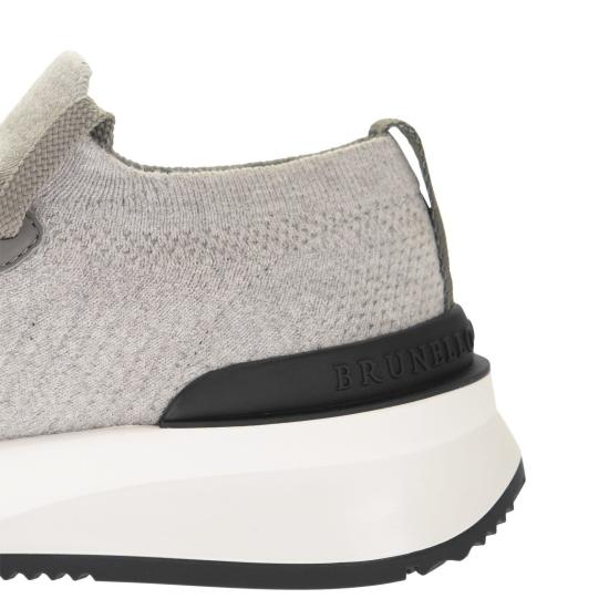  브루넬로 쿠치넬리 코튼 니트 세미 폴리쉬드 카프스킨 러너 MZUPMBO252 LIGHT GREY - BRUNELLO CUCINELLI
