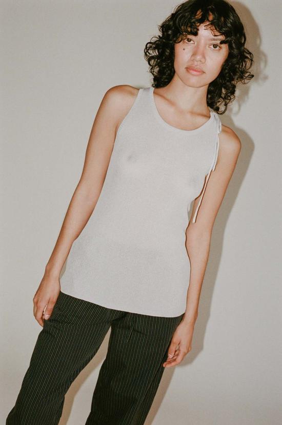  데이지 스튜디오 민소매 티셔츠 원 타이  스톤