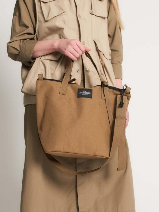  백스 인 프로그레스 더플백 Bags In Progress Traveler Duffle Small 카키 - BAGS IN PROGRESS