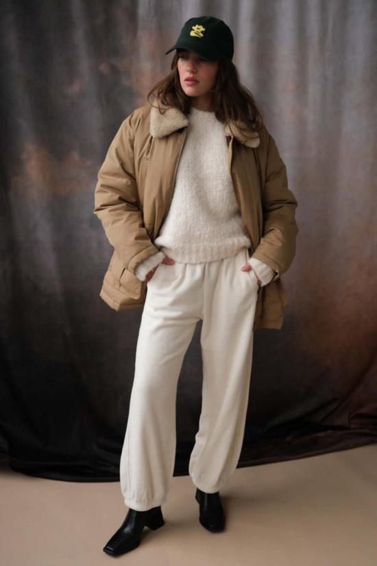  던스트 봄버 자켓 칼라드 구스 다운 하프 재킷 클래식 베이지 - DUNST