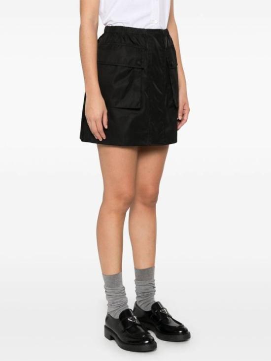 25SS 프라다 숏 스커트 21H002OOO1WQ8F0002 BLACK DOM - PRADA