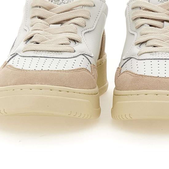 25SS 오트리 스니커즈 AULW LS37 White - AUTRY