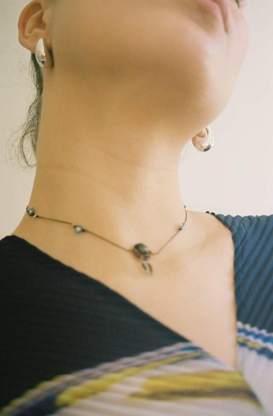  아니카 이네즈 이어링 Annika Inez 대형 슬로핑 힌지 후프 실버 - ANNIKA INEZ