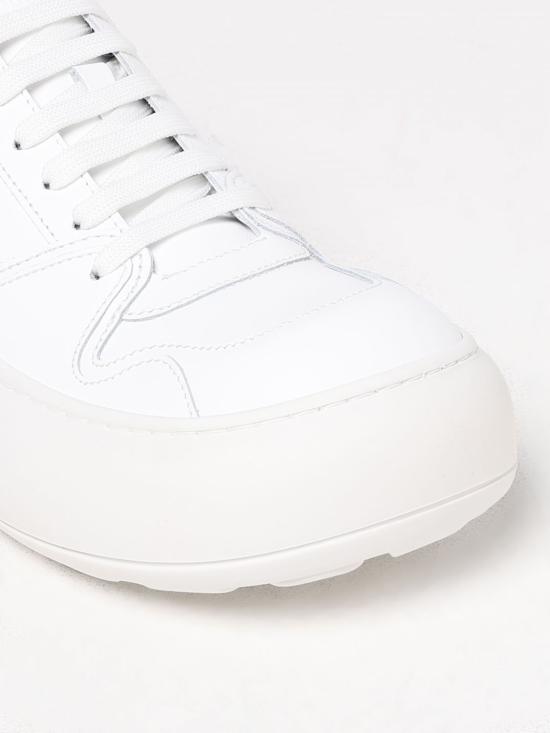 26SS 모스키노 스니커즈 MB15115G0MGA0 100 White - MOSCHINO