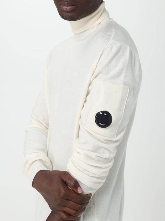 25FW 씨피 컴퍼니 터틀넥 15CMKN076A005528A 103 White - C.P. COMPANY
