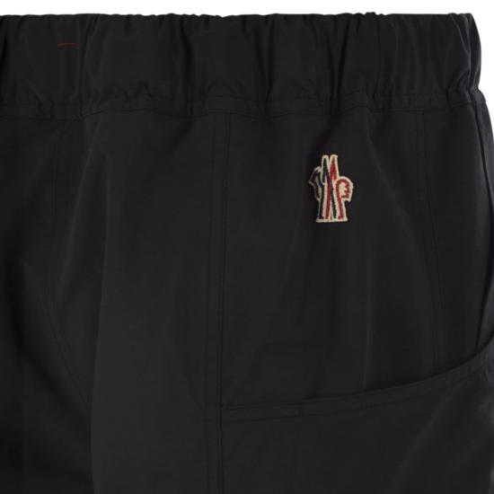 25SS 몽클레어 숏팬츠 K10972B00002 BLACK - MONCLER