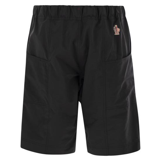 25SS 몽클레어 숏팬츠 K10972B00002 BLACK - MONCLER