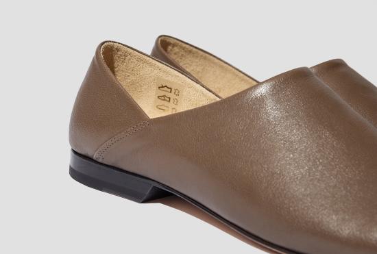 25SS 르메르 부츠 슬리퍼 - 소프트 레더 FO0113 LL0043 카키 - LEMAIRE