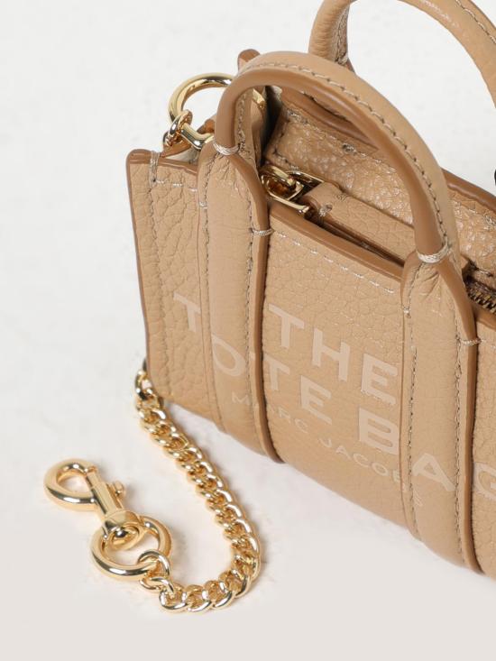 25FW 마크제이콥스 키링 2F3SCP005S07 230 Camel - MARC JACOBS