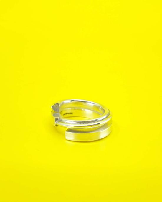  씨씨 스테딩 반지 Cc Steding 스털링 실버 하트 스퀘어 코일 링 - CC-STEDING