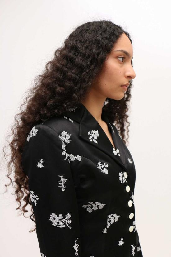  Yuhan Wang 수트 세트 유한왕 플로럴 자수 실크 블레이저 블랙/화이트 - YUHAN WANG