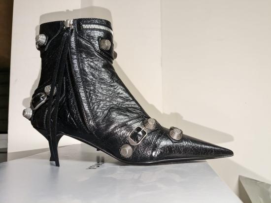  발렌시아가 714250 WAD4E 1081