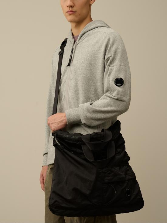 25SS 씨피 컴퍼니 토트백 18CMAC219A005269G 999 BLACK - C.P. COMPANY