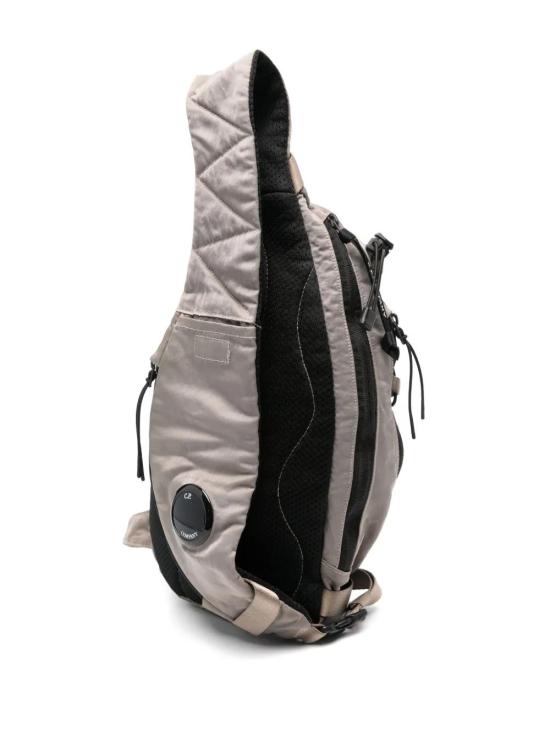  씨피 컴퍼니 백팩 18CMAC114A005269G taupe - C.P. COMPANY