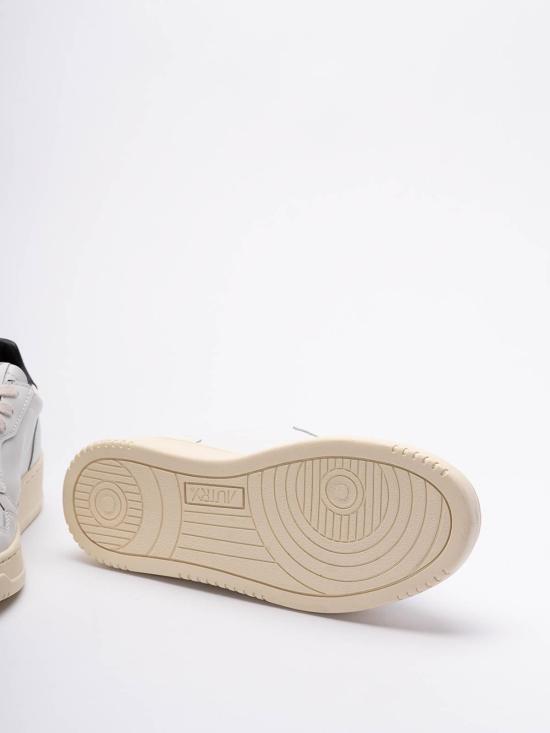 26SS 오트리 메달리스트 로우 스니커즈 AULWML02 White - AUTRY