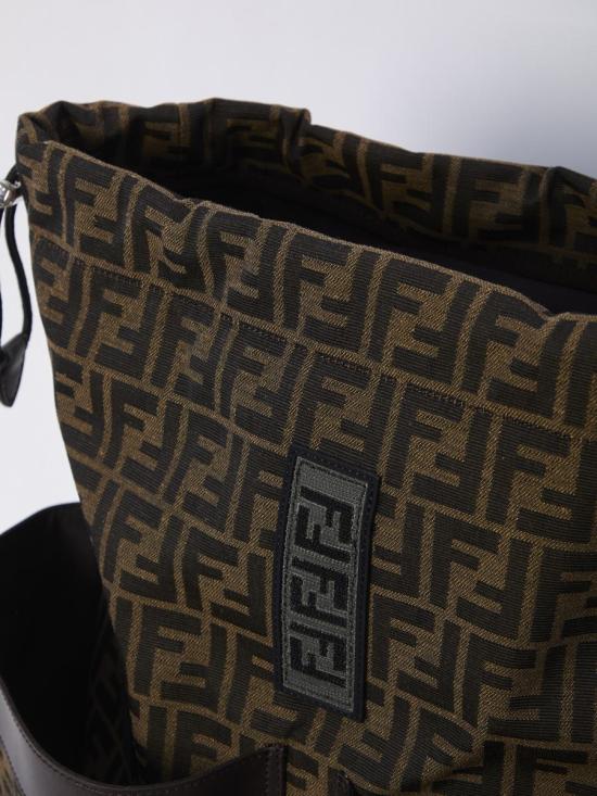 25SS 펜디 백팩 35671960 7VZ056 AG0M F19KW BROWN - FENDI