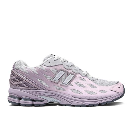 25SS 뉴발란스 1906R 스니커즈 U1906WFA PURPLE
