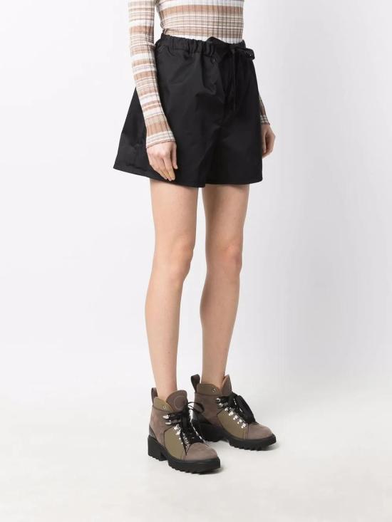  몽클레어 숏팬츠 H10932B0000354A1K - MONCLER