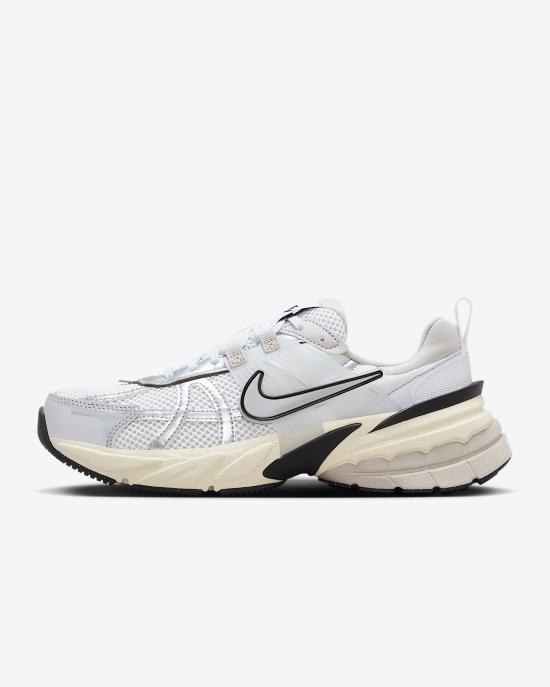  나이키 V2K 런 W FD0736 100 DOM