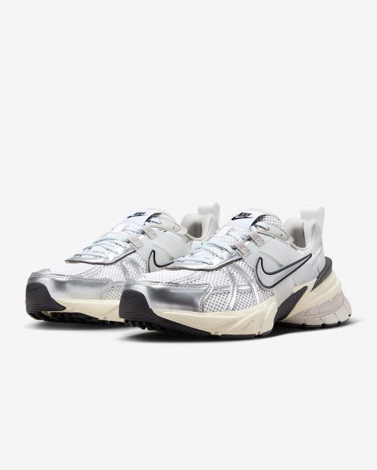  나이키 V2K 런 W FD0736 100 DOM - NIKE
