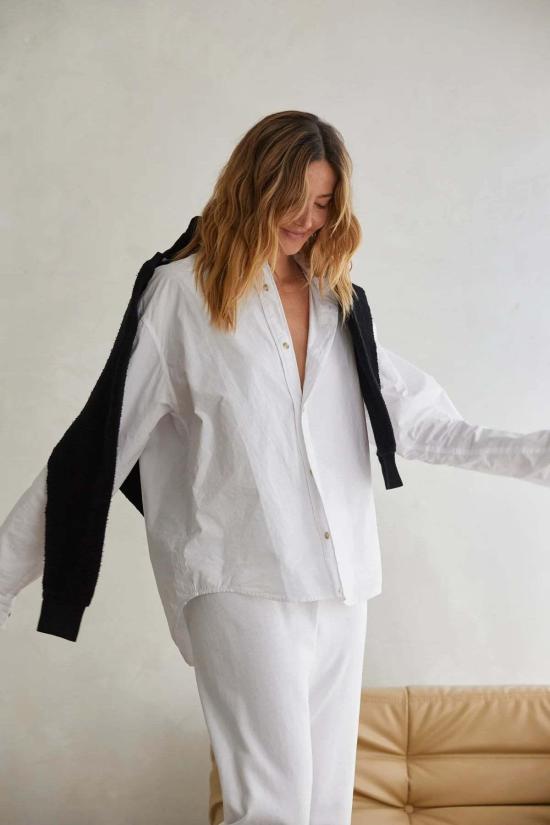  퍼펙트 화이트 티 탑 제임스 버튼 다운 화이트