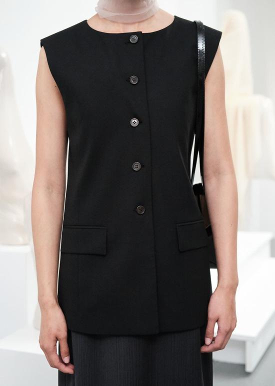  아모멘토 베스트 Amomento 오버사이즈 버튼 조끼 블랙/다크 브라운 - AMOMENTO