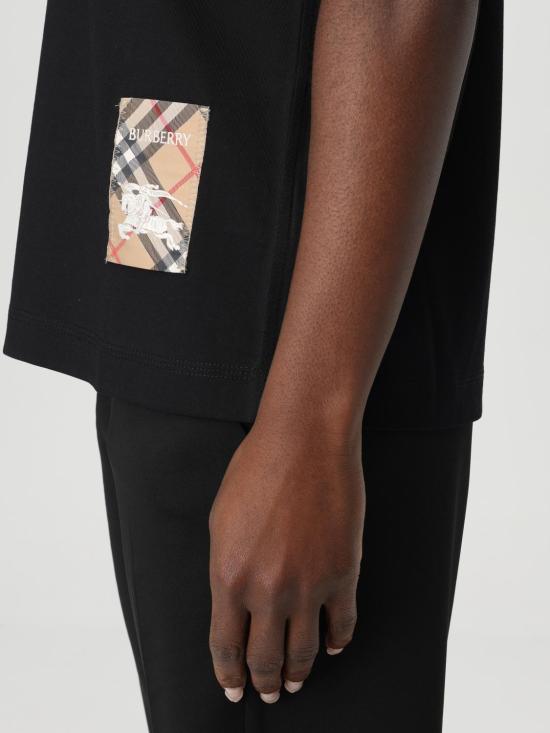 26SS 버버리 체크 라벨 코튼 티셔츠 8104883 Black - BURBERRY