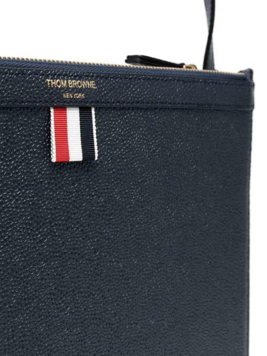 25FW 톰브라운 클러치/파우치 FAP311L00198415 Dark Blue - THOM BROWNE