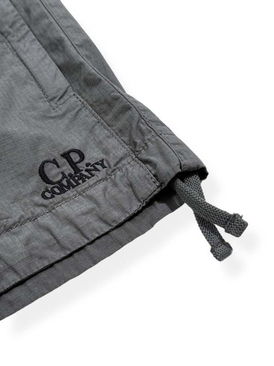 씨피 컴퍼니 숏팬츠 C.P. Company 버뮤다 카고 반바지 스모크드 페어 - C.P. COMPANY