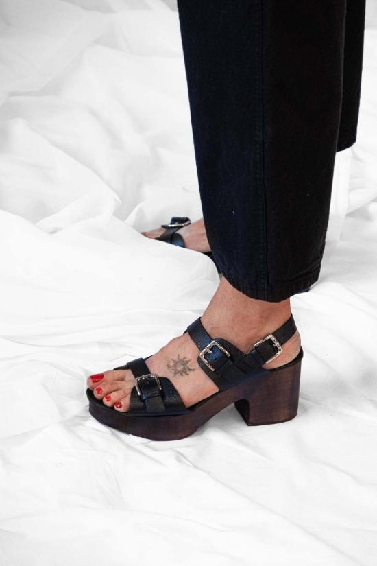  레이첼 코미 샌들 리치 샌들 클로그 엠보싱 블랙 - RACHEL COMEY