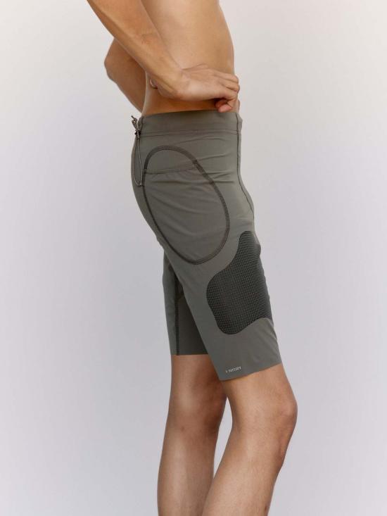  새티스파이 트레이닝 웨어 Satisfy Falcon Justice Cordura 9인치 하프 타이츠 - SATISFY