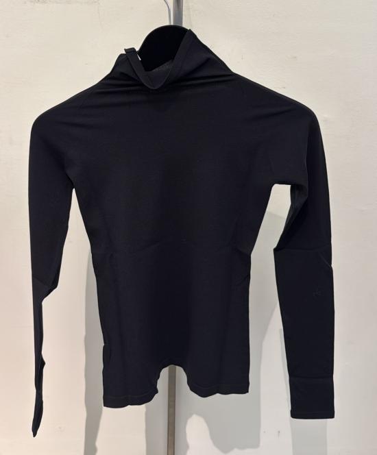 25SS 알라이아 탑 AA9H1199M826A 995