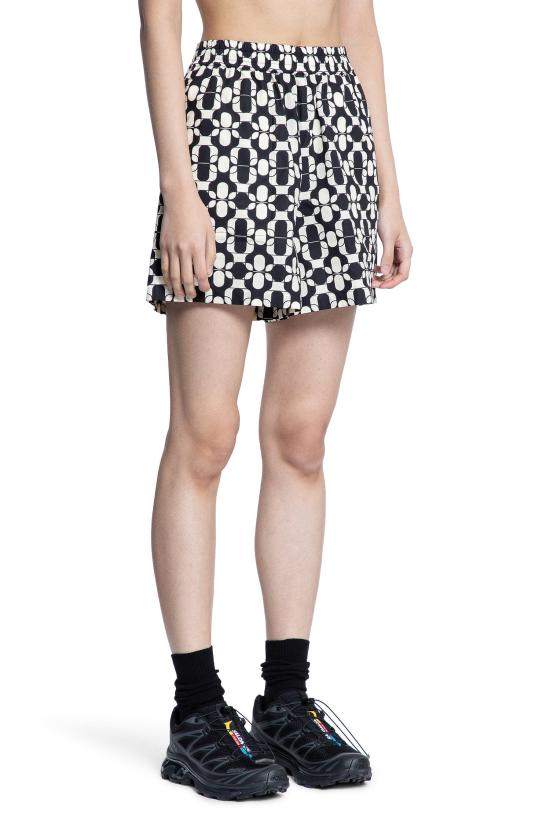  몽클레어 숏팬츠 2B00023598H6F09 Black White - MONCLER
