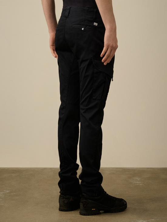 25SS 씨피 컴퍼니 렌즈 와펜 코튼 카고 스트레이트 팬츠 18CMPA056A005694G 888 BLUE - C.P. COMPANY