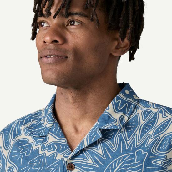  파타고니아 반팔 셔츠 Patagonia 남성용 Tidal Threads 캠프  Bees And Flowers: Still Blue - PATAGONIA